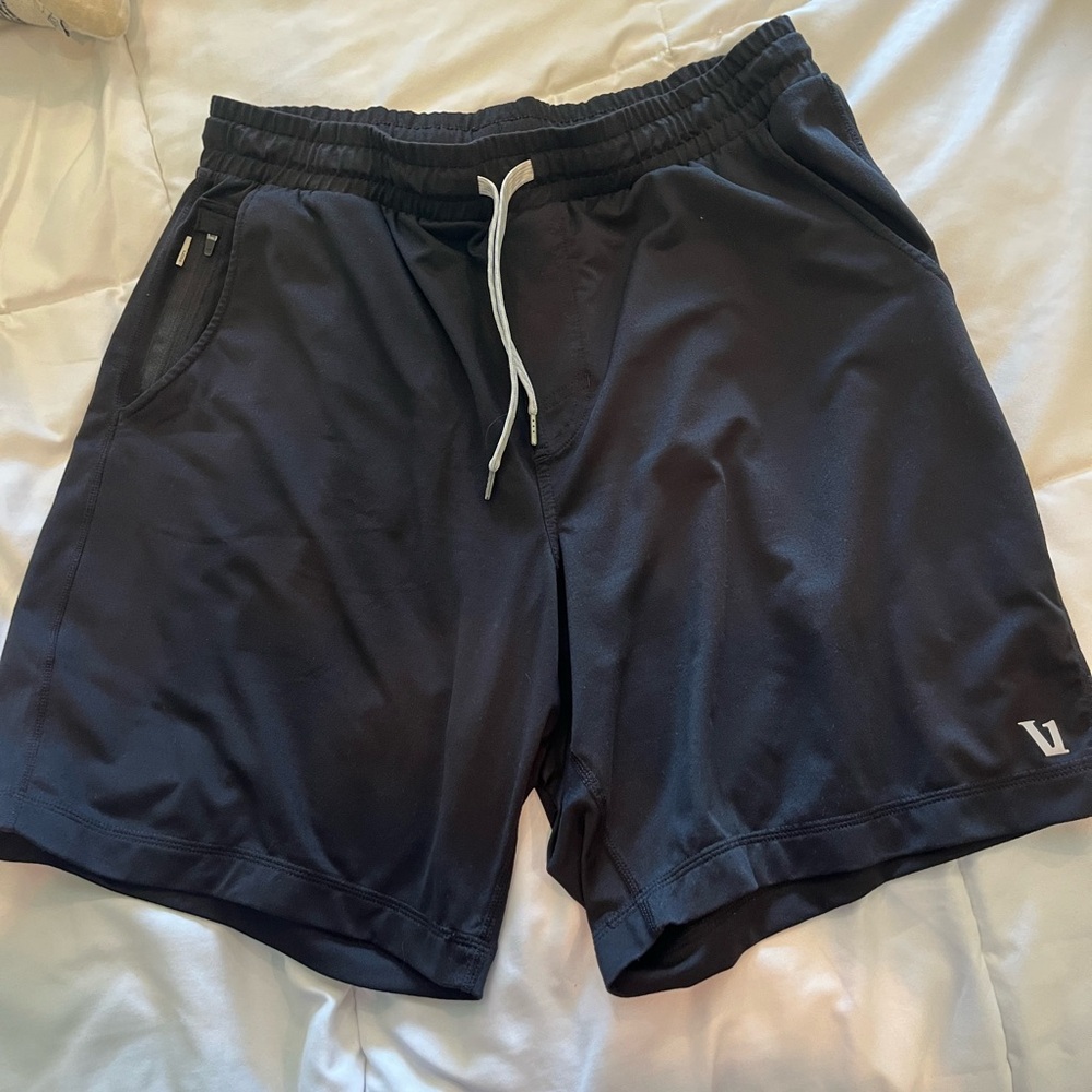 Vuori shorts, black, size Large